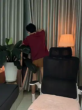 Snapshot of MinhTuanLive chatting on 02-18-26, 08:11 MinhTuanLive online show from 02-18-26, 08:11