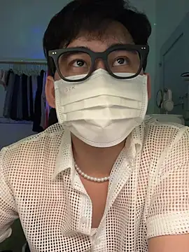 Snapshot of MinhTuanLive chatting on 03-17-25, 05:45 MinhTuanLive online show from 03-17-25, 05:45