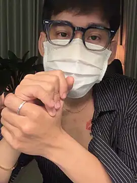 Snapshot of MinhTuanLive chatting on 02-05-26, 05:42 MinhTuanLive online show from 02-05-26, 05:42