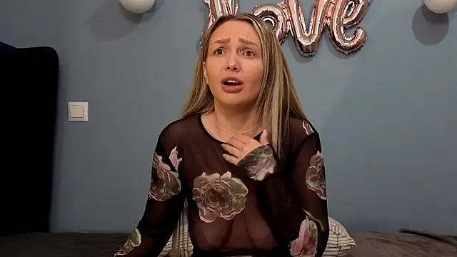 Snapshot of AnnaMaee chatting on 02-28-25, 03:26 AnnaMaee online show from 02-28-25, 03:26