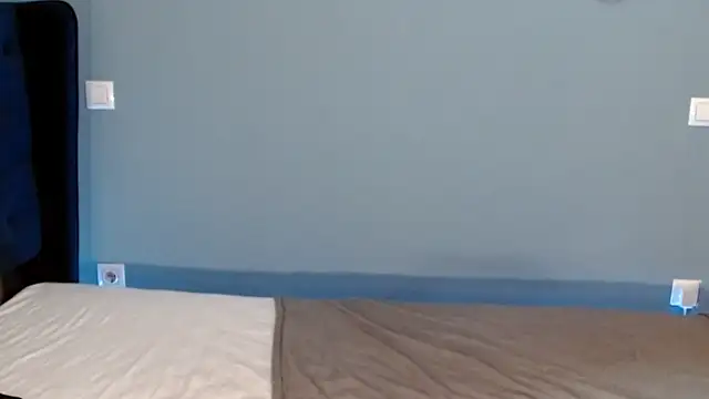 Snapshot of AnnaMaee chatting on 01-10-25, 12:27 AnnaMaee online show from 01-10-25, 12:27