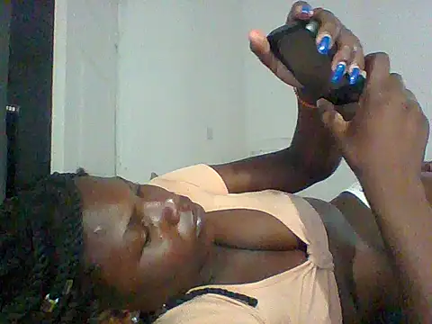 Snapshot of Fine_baby0001 chatting on 06-11-26, 03:36 Fine baby0001 online show from 06-11-26, 03:36