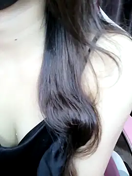 Snapshot of _Linez_ chatting on 12-04-24, 04:10  Linez  online show from 12-04-24, 04:10
