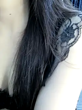 Snapshot of _Linez_ chatting on 10-02-25, 05:38  Linez  online show from 10-02-25, 05:38