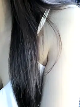 Snapshot of _Linez_ chatting on 10-10-25, 05:25  Linez  online show from 10-10-25, 05:25