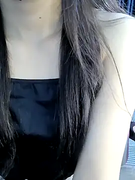 Snapshot of _Linez_ chatting on 09-20-25, 05:29  Linez  online show from 09-20-25, 05:29