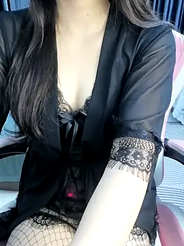 Snapshot of _Linez_ chatting on 10-11-25, 05:58  Linez  online show from 10-11-25, 05:58
