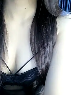 Snapshot of _Linez_ chatting on 09-25-25, 06:58  Linez  online show from 09-25-25, 06:58