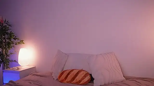 Snapshot of kris69kiss chatting on 02-18-26, 01:07 kris69kiss online show from 02-18-26, 01:07