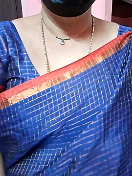 ananya956 online show from 11-18-25, 05:22