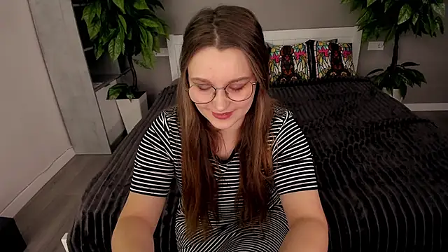 MagicPeachh  online show from 10-15-25, 12:35