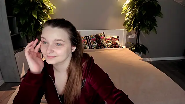 MagicPeachh  online show from 09-19-25, 12:42
