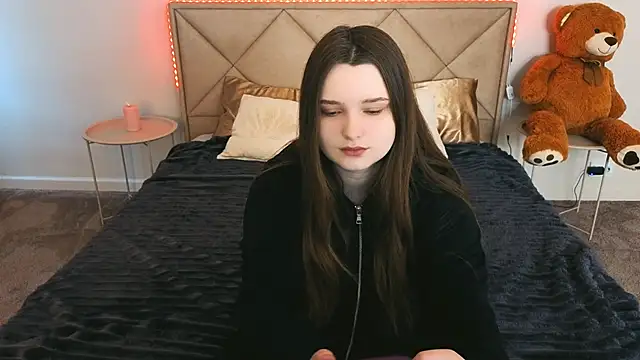 MagicPeachh  online show from 04-08-26, 06:04