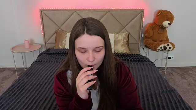 MagicPeachh  online show from 04-22-26, 06:53