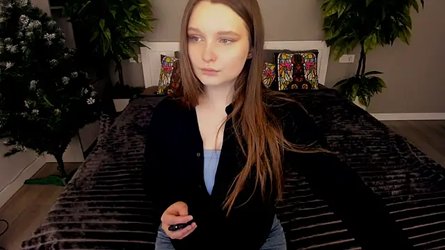 MagicPeachh  online show from 12-15-25, 02:12