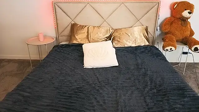 MagicPeachh  online show from 04-08-26, 06:09