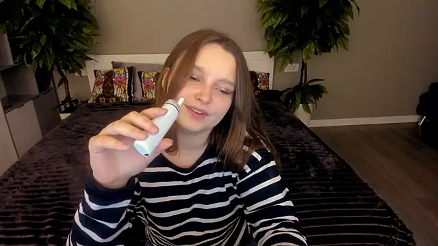 MagicPeachh  online show from 11-26-25, 07:19