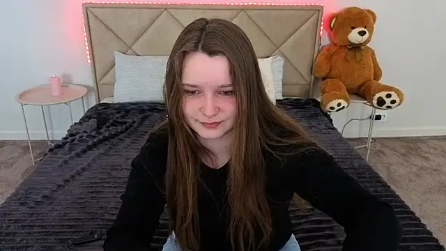 MagicPeachh  online show from 04-23-26, 05:47