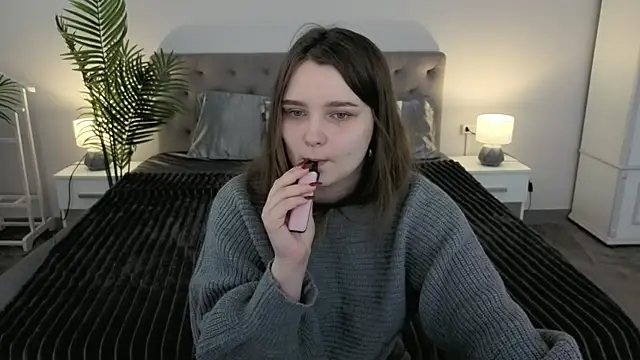 MagicPeachh  online show from 03-23-26, 06:57