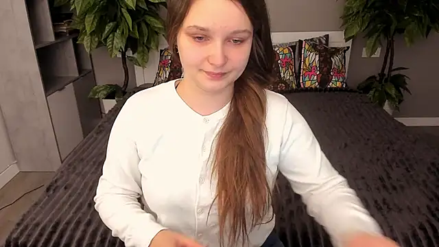 MagicPeachh  online show from 11-18-25, 10:40