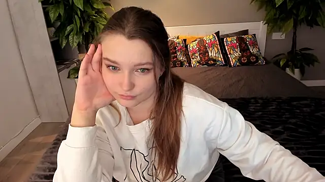 MagicPeachh  online show from 10-09-25, 12:38