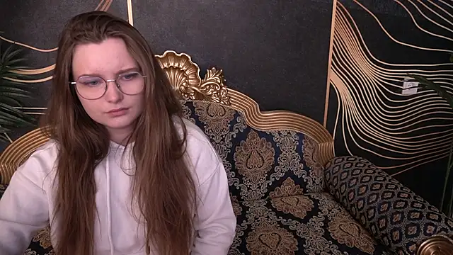 MagicPeachh  online show from 09-13-25, 07:52