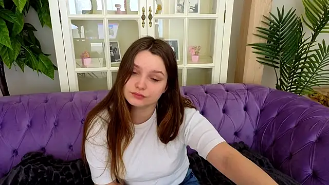 Snapshot of MagicPeachh_ chatting on 05-06-26, 05:44 MagicPeachh online show from 05-06-26, 05:44