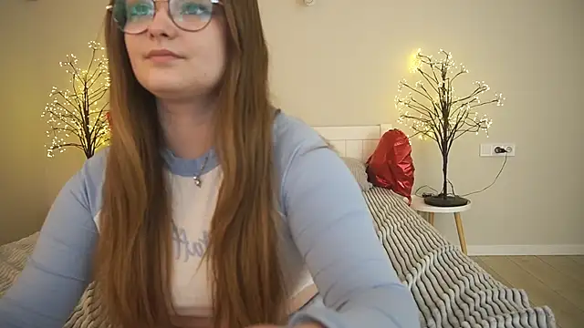 MagicPeachh  online show from 03-19-25, 05:17