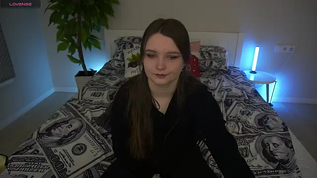 MagicPeachh  online show from 02-05-26, 07:04