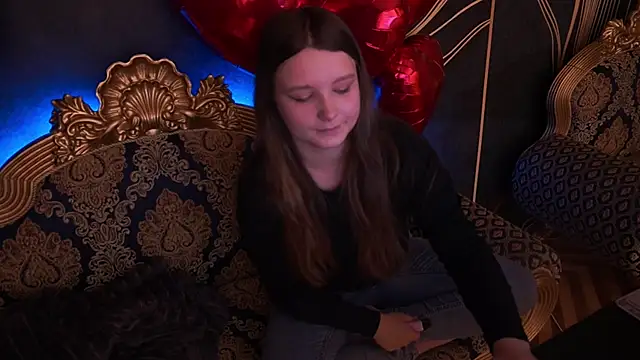 MagicPeachh  online show from 02-10-26, 01:21