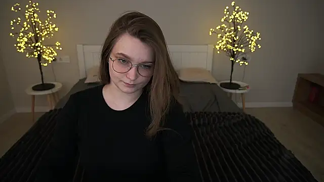 MagicPeachh  online show from 10-06-25, 12:39