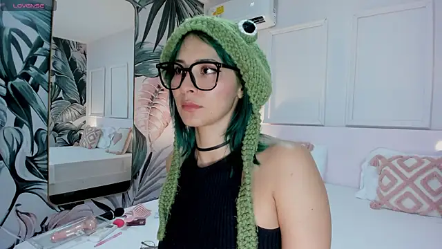 Ramona Flower online show from 11-28-25, 02:12