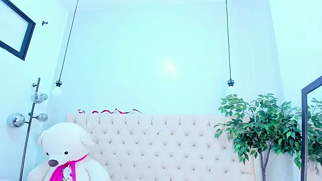 Victoria Coleman online show from 02-19-26, 07:11