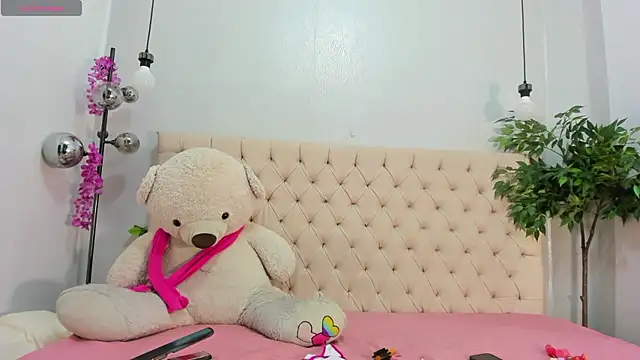 Victoria Coleman online show from 11-05-25, 07:39