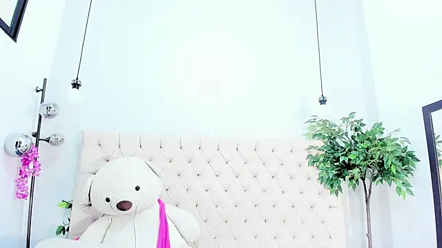 Victoria Coleman online show from 11-18-25, 07:06