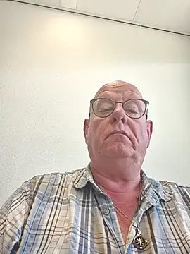 andrejoyfull64 online show from 07-01-26, 11:21