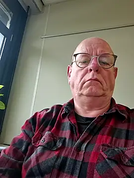 Snapshot of andrejoyfull64 chatting on 10-15-25, 01:19 andrejoyfull64 online show from 10-15-25, 01:19