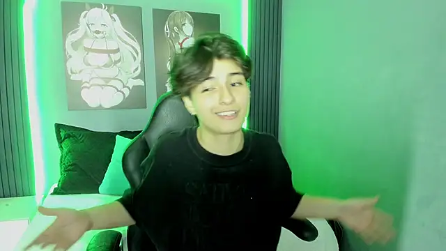 Snapshot of Bryce_Evans chatting on 10-13-25, 03:13 Bryce Evans online show from 10-13-25, 03:13