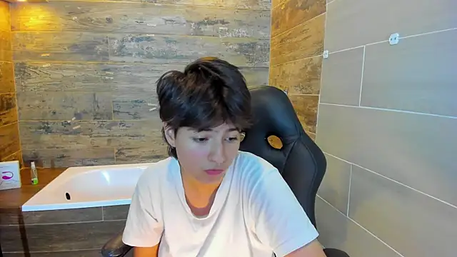 Snapshot of Bryce_Evans chatting on 03-15-25, 08:54 Bryce Evans online show from 03-15-25, 08:54