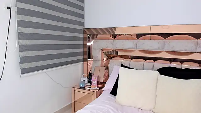 CamiiLovers online show from 10-04-25, 01:51