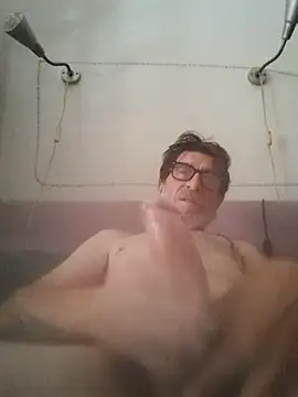 Snapshot of felice66 chatting on 06-20-26, 04:56 felice66 online show from 06-20-26, 04:56
