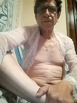 Snapshot of felice66 chatting on 10-16-25, 04:10 felice66 online show from 10-16-25, 04:10