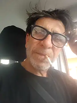 Snapshot of felice66 chatting on 05-20-26, 04:37 felice66 online show from 05-20-26, 04:37