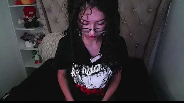 Snapshot of CherieCurl chatting on 09-28-25, 05:20 CherieCurl online show from 09-28-25, 05:20