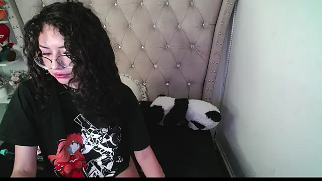 Snapshot of CherieCurl chatting on 09-23-25, 02:46 CherieCurl online show from 09-23-25, 02:46