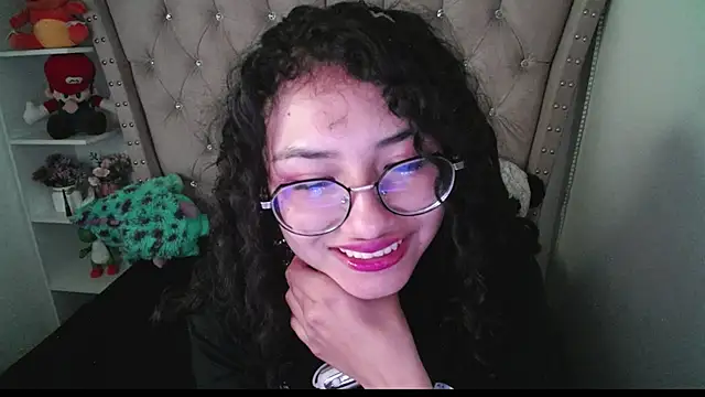 Snapshot of CherieCurl chatting on 09-26-25, 01:34 CherieCurl online show from 09-26-25, 01:34