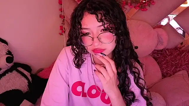 Snapshot of CherieCurl chatting on 05-29-26, 02:50 CherieCurl online show from 05-29-26, 02:50