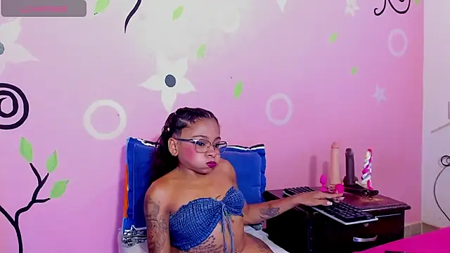 Lauren Hills069 online show from 06-01-26, 11:48