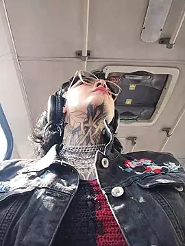 taaylor33 online show from 02-27-26, 08:19