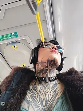 taaylor33 online show from 03-10-26, 04:44